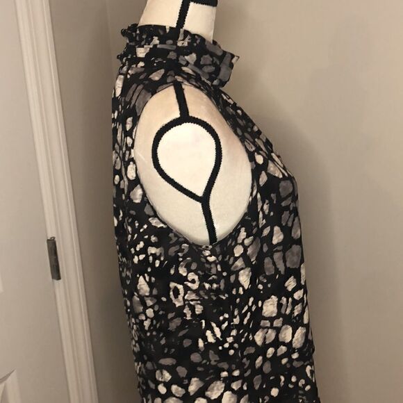 Peyton Jensen sleeveless animal print too medium - Picture 3 of 9